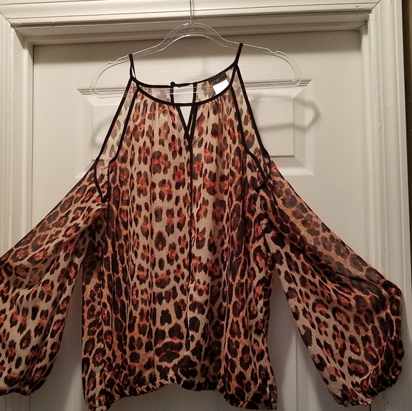 Sheer cold shoulder blouse - Picture 5 of 5